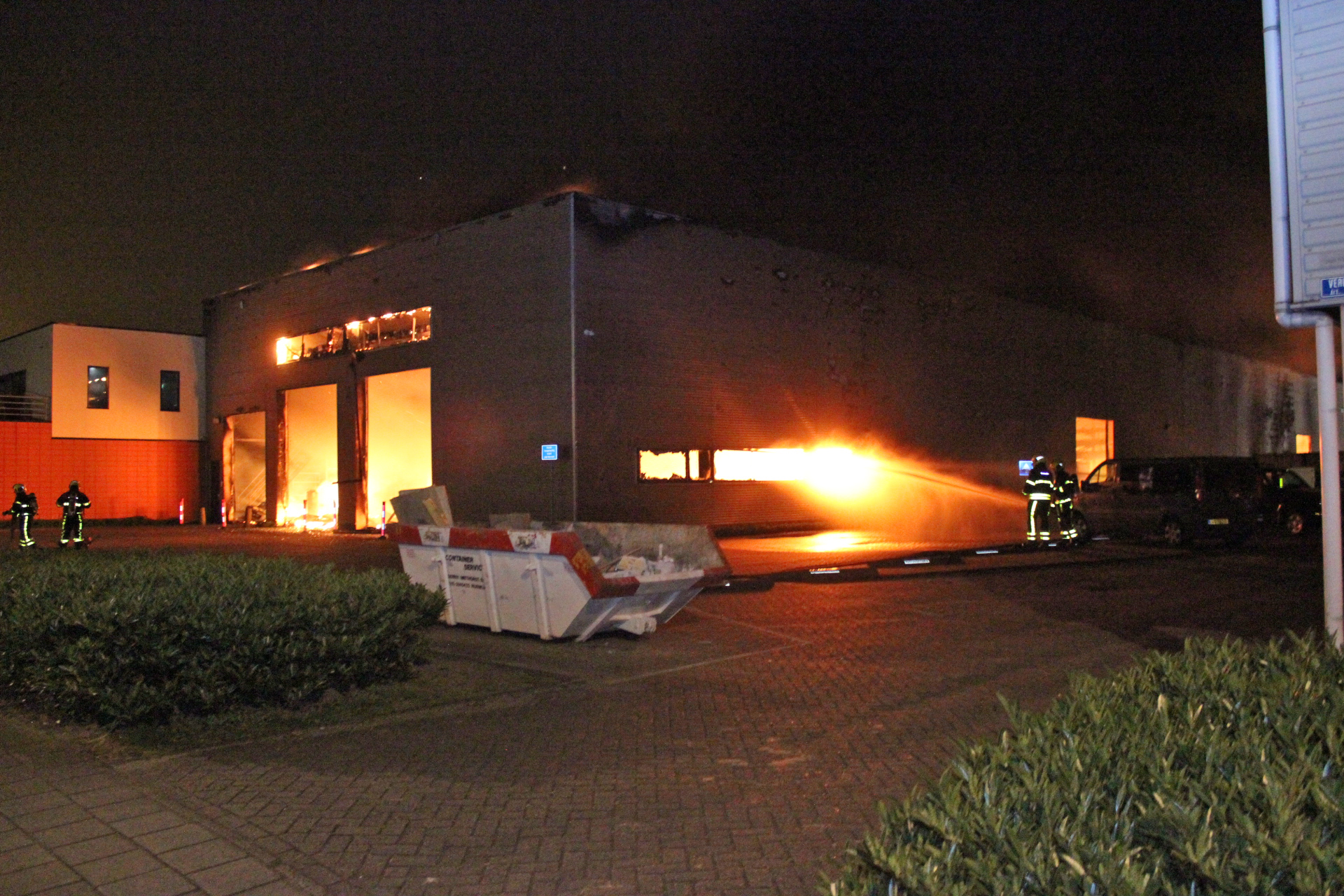 20 april Zeer grote brand in bedrijfspand Turfschipper Wateringen