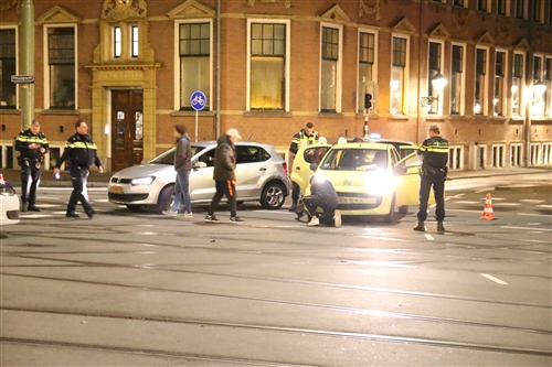 28 oktober Kindje gewond na aanrijding tussen twee auto’s Prinsegracht Den Haag