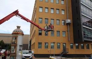 Glazenwasser vast in bakje op hoogte Verheeskade Den Haag