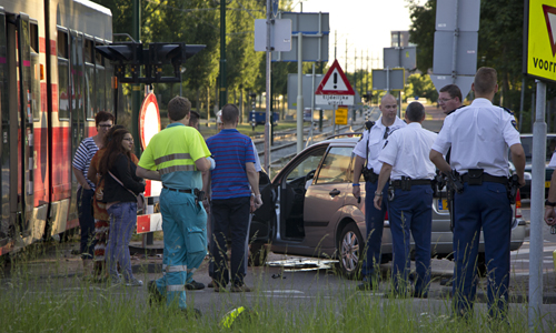 3 juli Gewonde bij botsing tussen auto en tram Eikelenburglaan Rijswijk