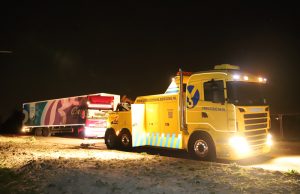 Vrachtwagen rijdt zich vast tijdens nachtelijke keerpoging Verbindingsweg Ridderkerk