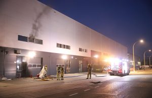 Fikse brand in bedrijfspand in Ypenburg (Den Haag)
