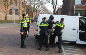 Aanhouding bij aanrijding tussen snorscooter en DHL busje Maerten Trompstraat Delft