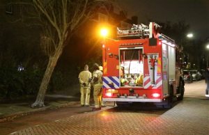 25 december Bossage in brand zorgt voor angst op overslag naar woning Fagotstraat Rijswijk