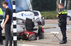 Persoon gewond na aanrijding tussen tram en scootmobiel Laan van Meerdervoort Den Haag
