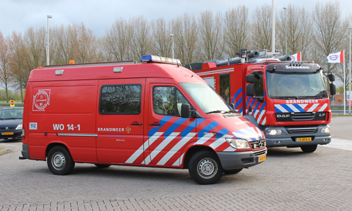 26 april Dakdelen benzinepomp A13 waaien los A13 Delfgauw