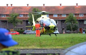 Kindje onwel; Traumahelikopter landt in de buurt Plesmanlaan Den Haag