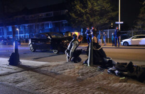 Twee medewerkers van de Marechaussee gewond bij aanrijding Van Alkemadelaan Den Haag