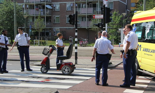 16 juli Bestuurder rijdt scootmobiel aan en slaat op de vlucht Melis Stokelaan Den Haag