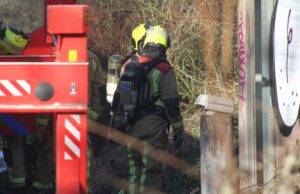 Brandweer rukt uit voor brand in leegstaand bedrijfspand Boerhaavelaan Zoetermeer