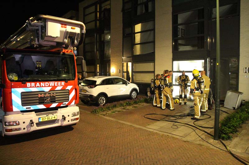 Brand in vaatwasser voor inzet hulpdiensten Pieter de Voisstraat Den Haag Brand in vaatwasser voor inzet hulpdiensten Pieter de Voisstraat Den Haag