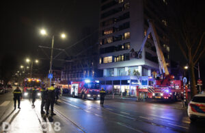 Brandweer schaalt op bij brand in Albert Heijn Conradkade Den Haag