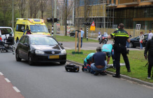 Kindje zwaargewond na aanrijding met personenauto Pierre van Hauwelaan Delft