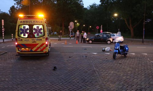 1 juni Scooterrijder gewond geraakt na aanrijding met auto Van Vredenburchweg Rijswijk
