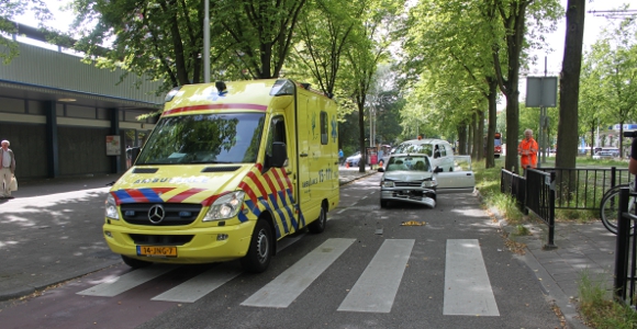 Kop-staart aanrijding Martinus Nijhofflaan
