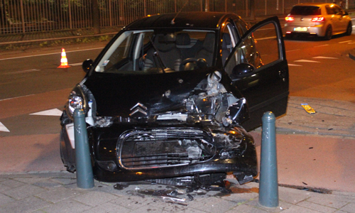 1 mei Forse schade na aanrijding Parallelweg Den Haag