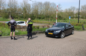 Schade na ongeval tussen wielrenner en personenauto Rotterdamseweg Schipluiden
