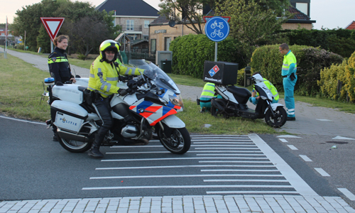 9 juni Pizzabezorger klapt tegen auto op kruising Steenenburchweg ´s-Gravenzande