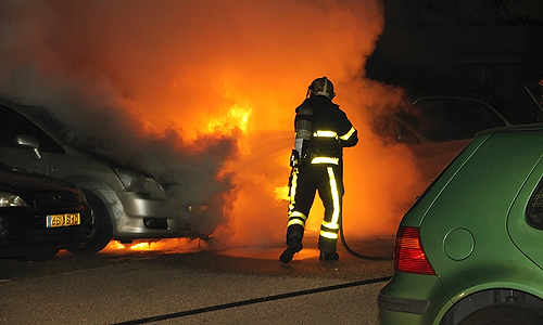 30 september 3 voertuigen in brand Florapad Delft