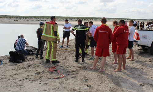 21 augustus Paard zakt weg in drijfzand op de Zandmotor bij Monster