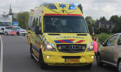 16 juni Wielrenner gewond na aanrijding met landbouwvoertuig Noordeinde Moerkapelle