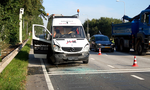 2 oktober 2 Auto’s botsen door laagstaande zon