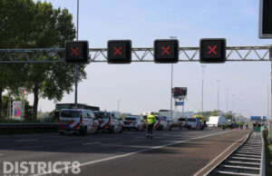 Rijksweg volledig afgesloten na ongeval A13 Delft