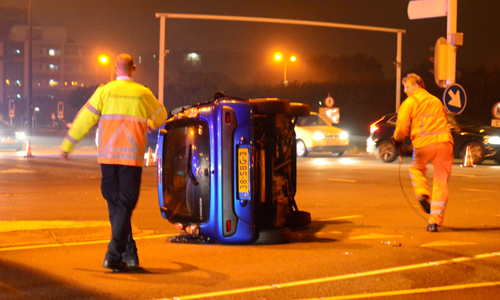 10 juli Auto belandt op zijkant na aanrijding afrit A4