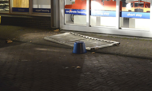 Media Terplaatse_Val_van_balkon_leiden_01112014Image00100