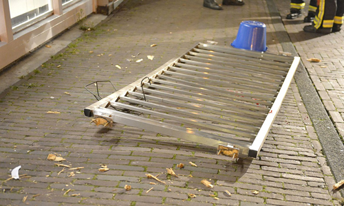 Media Terplaatse_Val_van_balkon_leiden_01112014Image00111