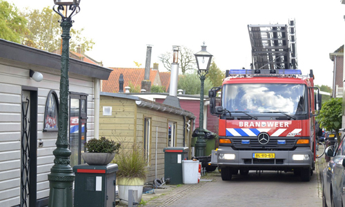 17 oktober Woonboot loopt vol met water Utrechtse Jaagpad Leiden