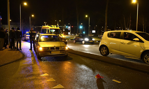 9 februari Auto botst tegen lantaarnpaal Willem de zwijgerlaan Leiden