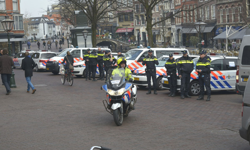 Mediaterplaatse_protest_aktie_politie_leiden_20032015_Image00100