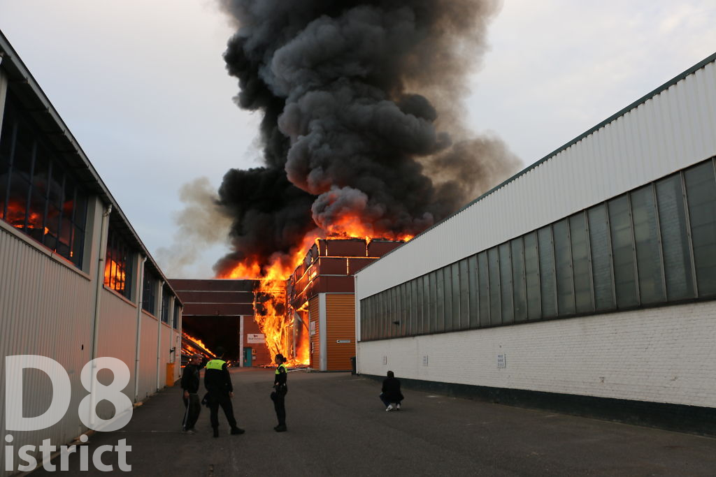 4 mei Zeer grote brand Mercuriusplein Poeldijk