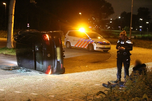 25 september Auto op z’n kant na harde botsing met andere auto Hazepad Rijswijk