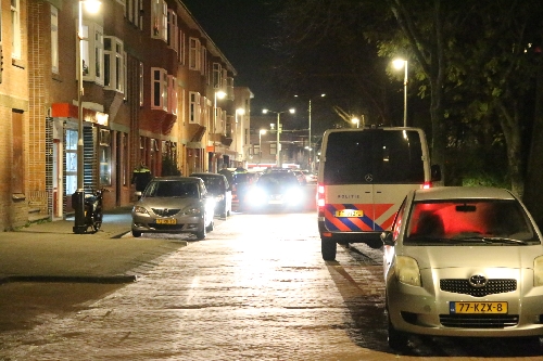 30 november Grote zoekactie na melding bonken Paets van Troostwijkstraat Den Haag
