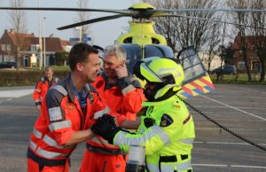 Traumahelikopter vliegt uit voor gevallen paard op meisje Arckelweg Poeldijk