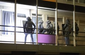 Arrestatieteam valt woning binnen Louis Zimmermanplein Schiedam