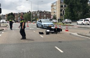 Vrouw in scootmobiel gewond na aanrijding met auto Groot Hertoginnelaan Den Haag