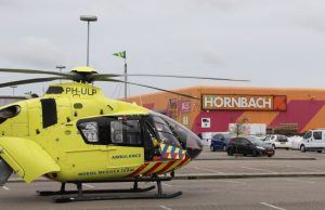 Traumahelikopter ingezet voor incident in Hornbach ‘s-Gravenzandseweg Wateringen