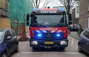 Brandweer rukt uit voor brand in woning Kleine Veenkade Den Haag