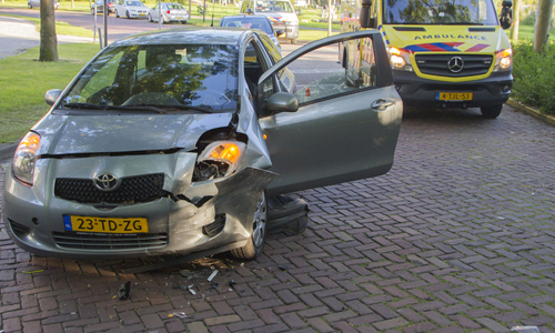 2 september Flinke schade bij aanrijding na onwelwording Willem de Zwijgerlaan Vlaardingen