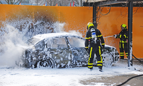 23 maart Auto vliegt in brand Jan Willem Frisolaan Den Haag