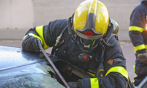 3 juni Auto loopt flinke schade op na brand Van Geenstraat Den Haag
