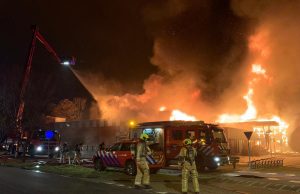 Zeer grote brand verwoest zwembad De Boetzelaer Madeweg Monster