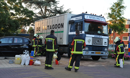 5 juni Vrachwagen rijdt tank lek Langeraarseweg Langeraar