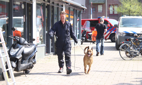 21 april Forensische Opsporing onderzoekt brand supermarkt Parkweg Schiedam