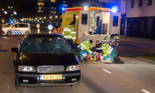 16 maart Man zwaargewond na aanrijding met auto Korhoenlaan Vlaardingen