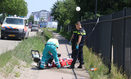 6 juni Motorrijder rijdt tegen hek aan Vlaardingen