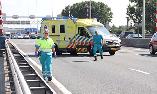 21 juli Aanrijding A20 tussen vrachtwagen en auto Giessenbrug A20 Rotterdam
